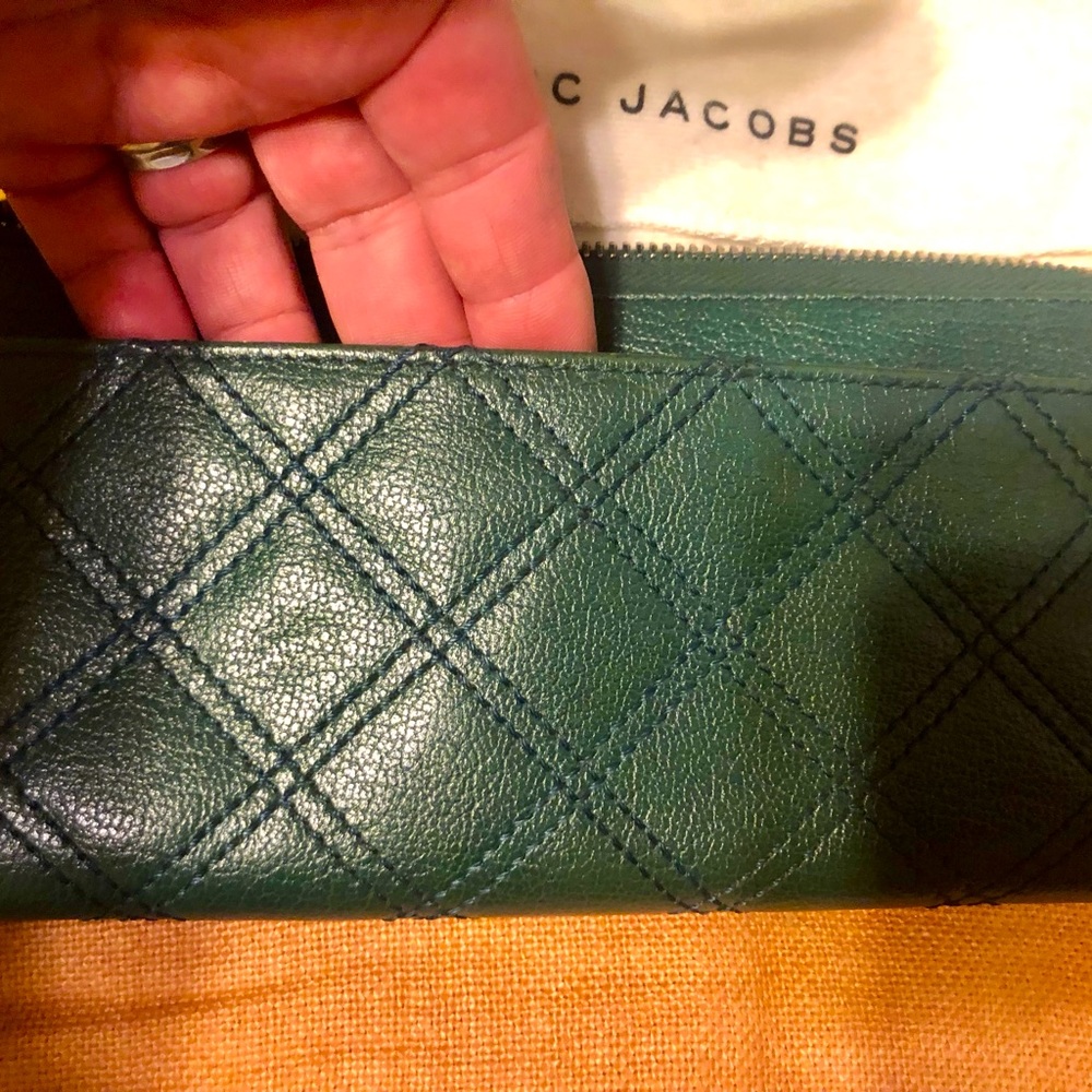 🌴🤩AUTHENTIC MARC JACOBS DESIGNER QUILTED LEATHER ZIP TOP GREEN WALLET😍 - Picture 9 of 16